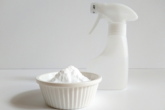 重曹（またはセスキ炭酸ソーダ）＆クエン酸